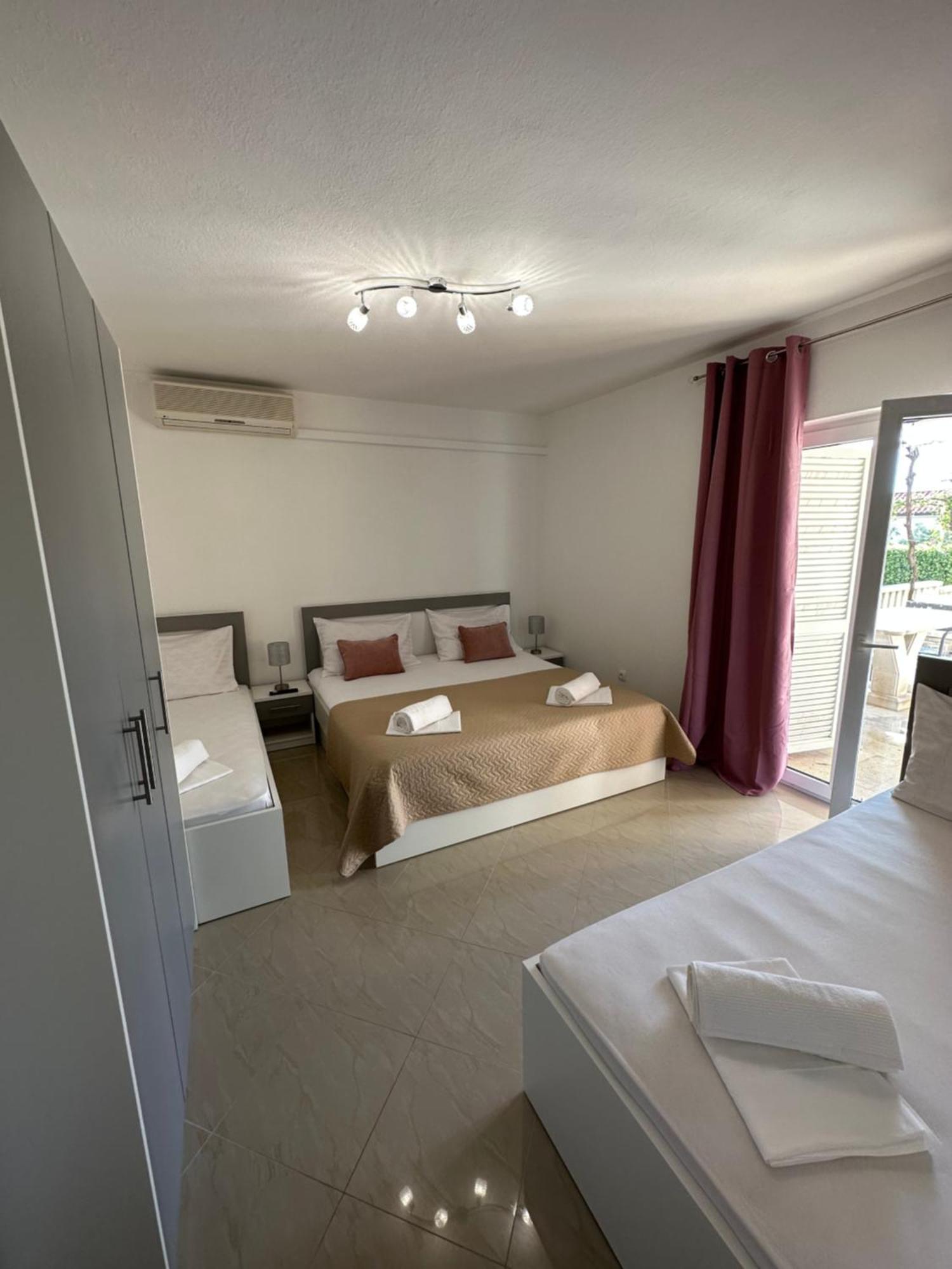 Villa Ruza 30M From The Beach Baska Voda Bilik gambar