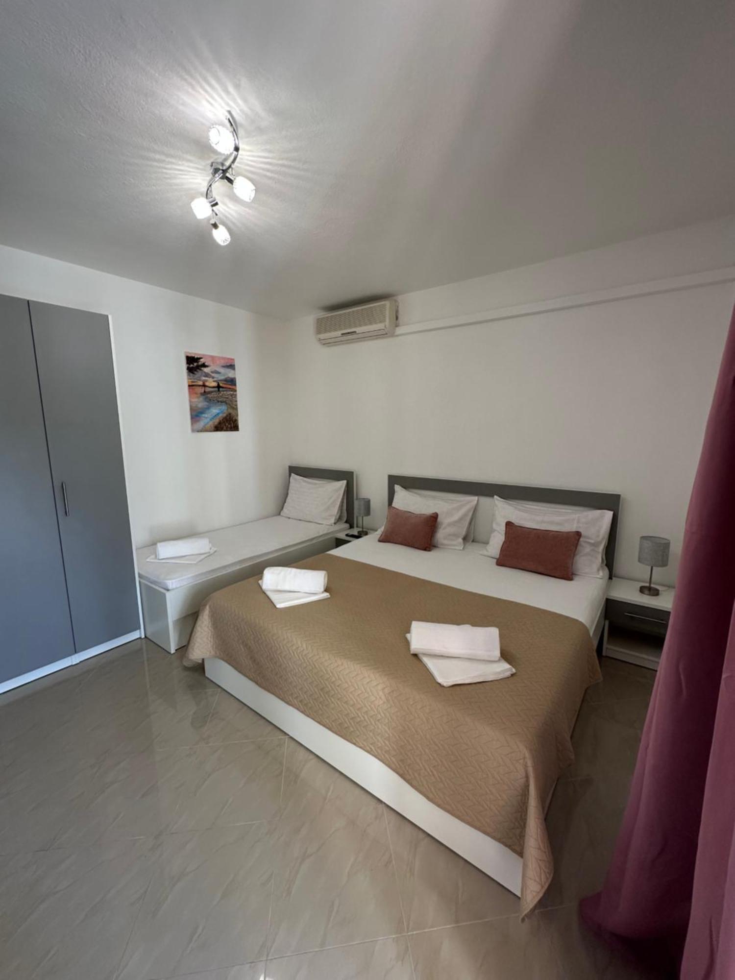 Villa Ruza 30M From The Beach Baska Voda Bilik gambar